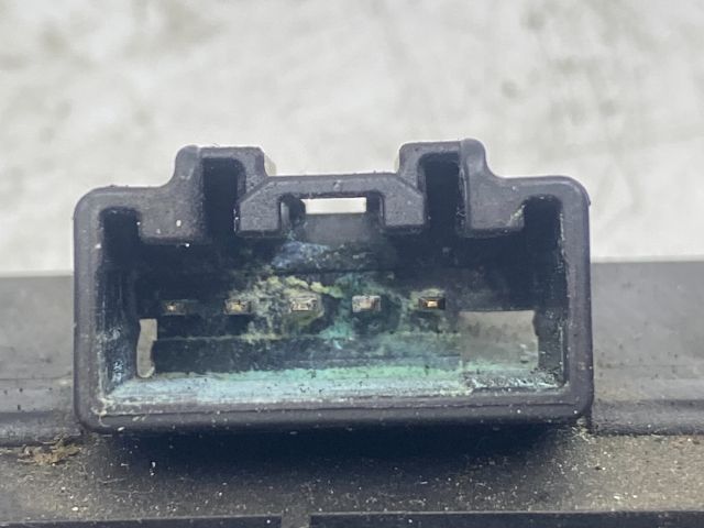 bontott FORD FOCUS II Csomagtérajtó Zárszerkezet