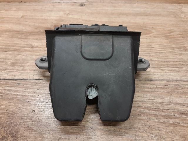 bontott FORD FOCUS II Csomagtérajtó Zárszerkezet