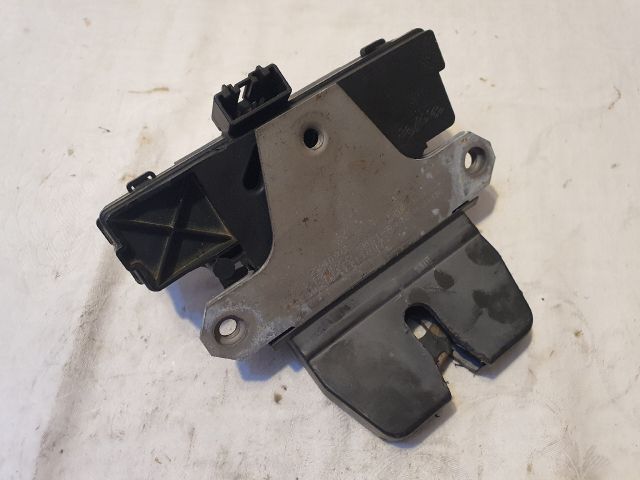 bontott FORD FOCUS II Csomagtérajtó Zárszerkezet