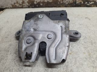 bontott FORD FOCUS II Csomagtérajtó Zárszerkezet