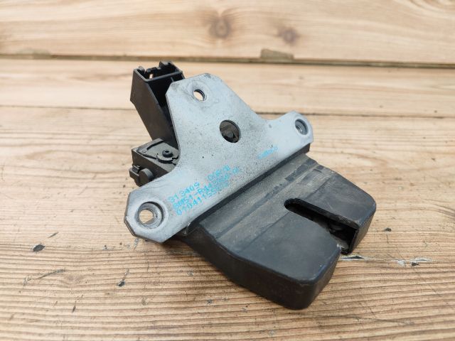 bontott FORD FOCUS II Csomagtérajtó Zárszerkezet