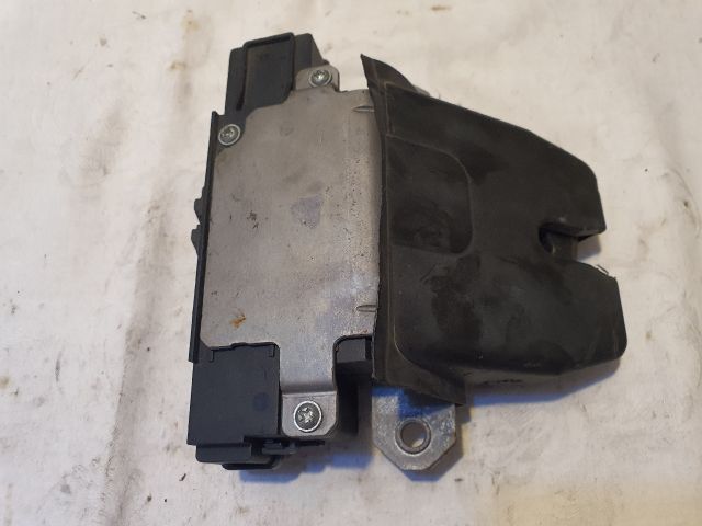 bontott FORD FOCUS II Csomagtérajtó Zárszerkezet