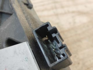 bontott FORD FOCUS II Csomagtérajtó Zárszerkezet