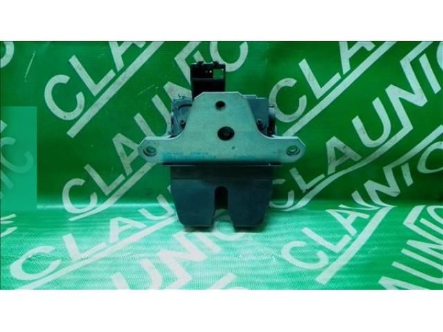 bontott FORD FOCUS II Csomagtérajtó Zárszerkezet