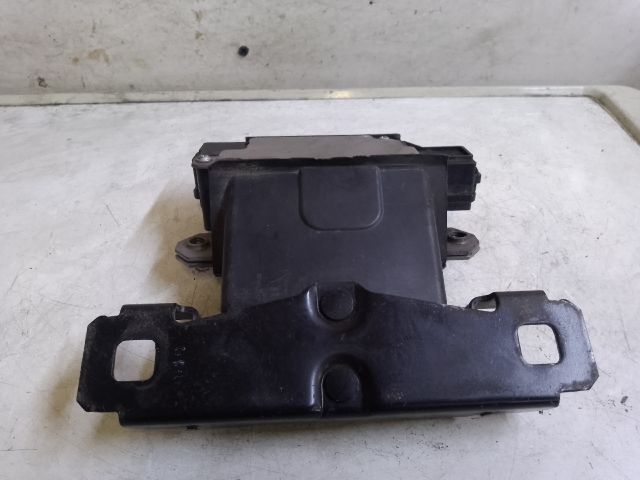 bontott FORD FOCUS II Csomagtérajtó Zárszerkezet