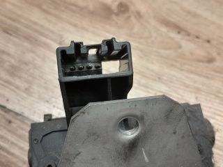 bontott FORD FOCUS II Csomagtérajtó Zárszerkezet