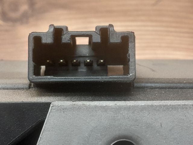 bontott FORD FOCUS II Csomagtérajtó Zárszerkezet