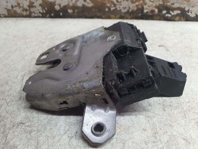 bontott FORD FOCUS II Csomagtérajtó Zárszerkezet