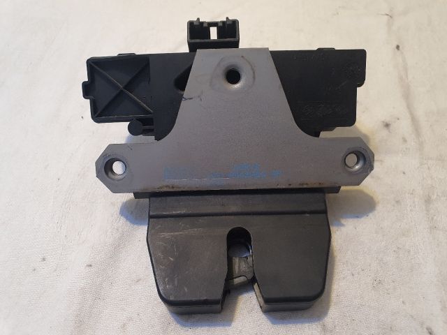 bontott FORD FOCUS II Csomagtérajtó Zárszerkezet