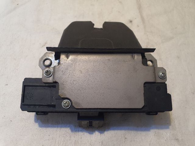 bontott FORD FOCUS II Csomagtérajtó Zárszerkezet