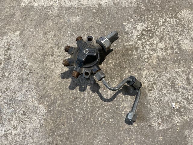 bontott FORD FOCUS II Dízel Elosztó Csillag