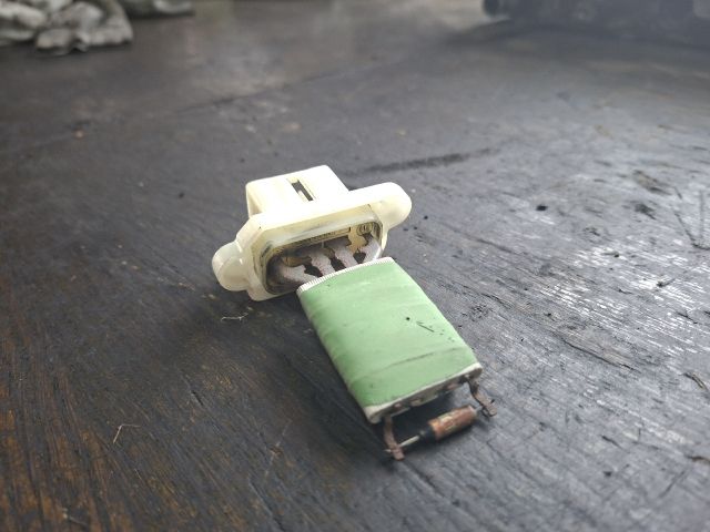 bontott FORD FOCUS II Előtét Ellenállás Fűtőmotor