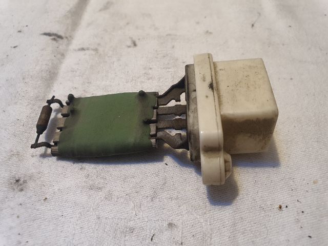 bontott FORD FOCUS II Előtét Ellenállás Fűtőmotor