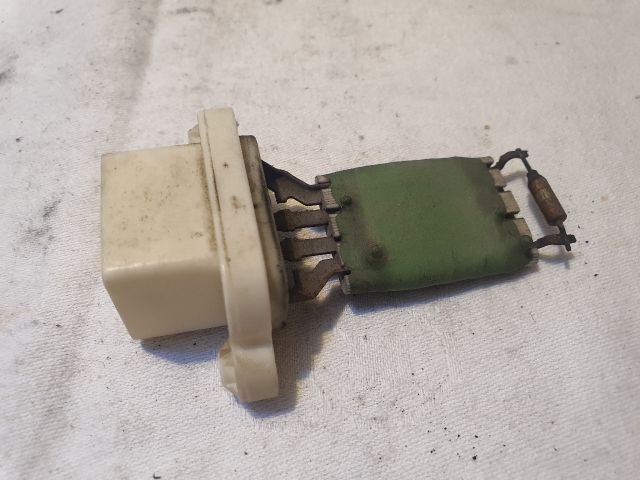 bontott FORD FOCUS II Előtét Ellenállás Fűtőmotor