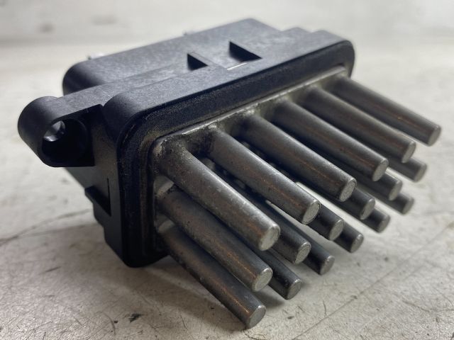 bontott FORD FOCUS II Előtét Ellenállás Fűtőmotor