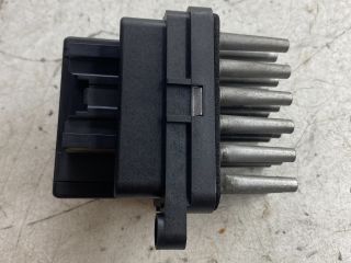 bontott FORD FOCUS II Előtét Ellenállás Fűtőmotor