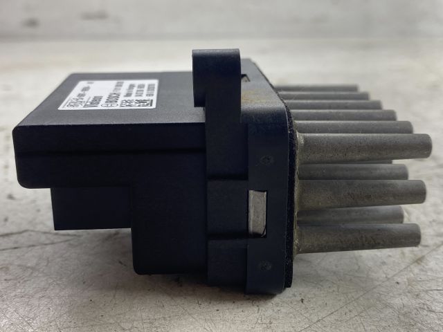 bontott FORD FOCUS II Előtét Ellenállás Fűtőmotor