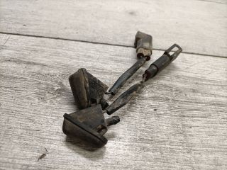 bontott FORD FOCUS II Első Ablakmosó Fúvóka