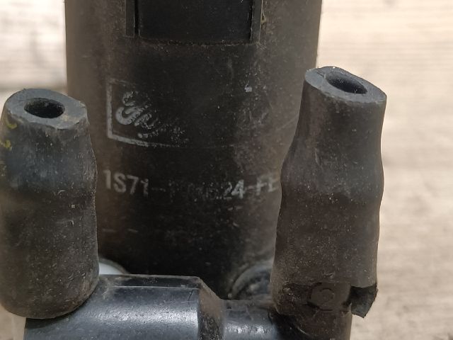 bontott FORD FOCUS II Első Ablakmosó Szivattyú