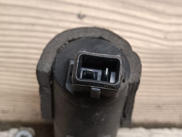 bontott FORD FOCUS II Első Ablakmosó Szivattyú