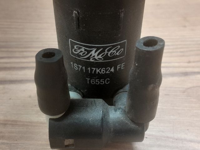 bontott FORD FOCUS II Első Ablakmosó Szivattyú