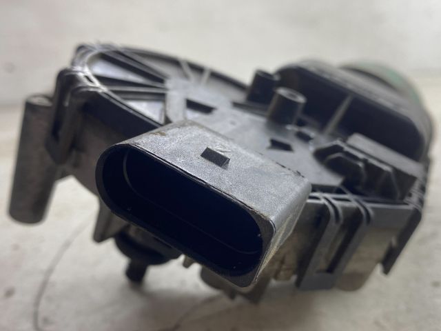 bontott FORD FOCUS II Első Ablaktörlő Motor