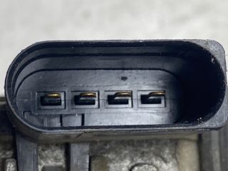 bontott FORD FOCUS II Első Ablaktörlő Motor