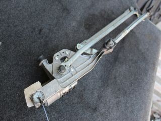 bontott FORD FOCUS II Első Ablaktörlő Szerkezet Motorral