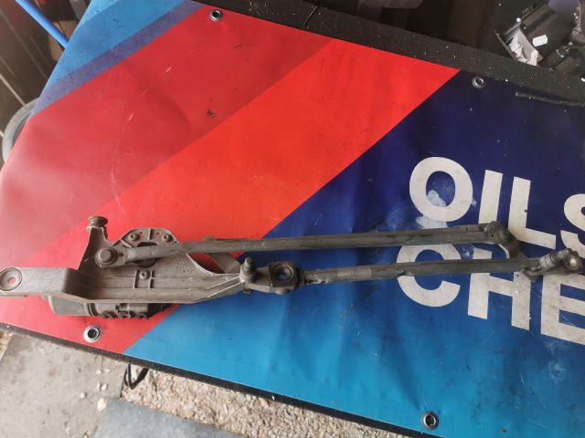 bontott FORD FOCUS II Első Ablaktörlő Szerkezet Motorral