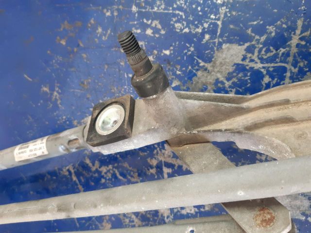 bontott FORD FOCUS II Első Ablaktörlő Szerkezet Motorral