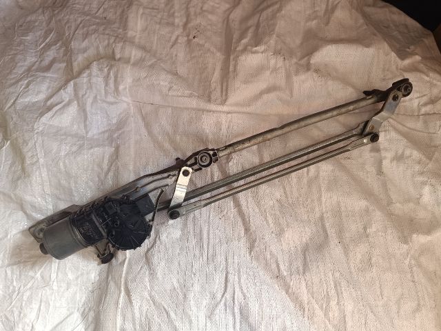 bontott FORD FOCUS II Első Ablaktörlő Szerkezet Motorral