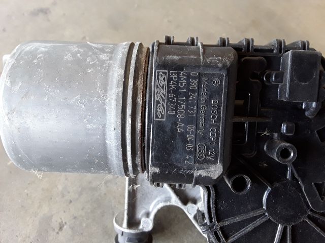 bontott FORD FOCUS II Első Ablaktörlő Szerkezet Motorral
