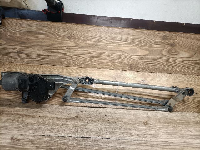 bontott FORD FOCUS II Első Ablaktörlő Szerkezet Motorral