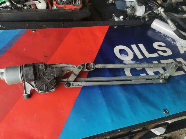 bontott FORD FOCUS II Első Ablaktörlő Szerkezet Motorral