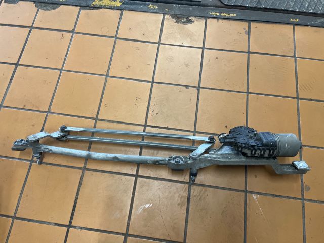 bontott FORD FOCUS II Első Ablaktörlő Szerkezet Motorral