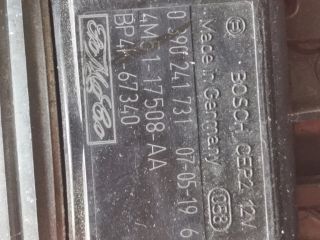 bontott FORD FOCUS II Első Ablaktörlő Szerkezet Motorral