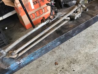 bontott FORD FOCUS II Első Ablaktörlő Szerkezet Motorral