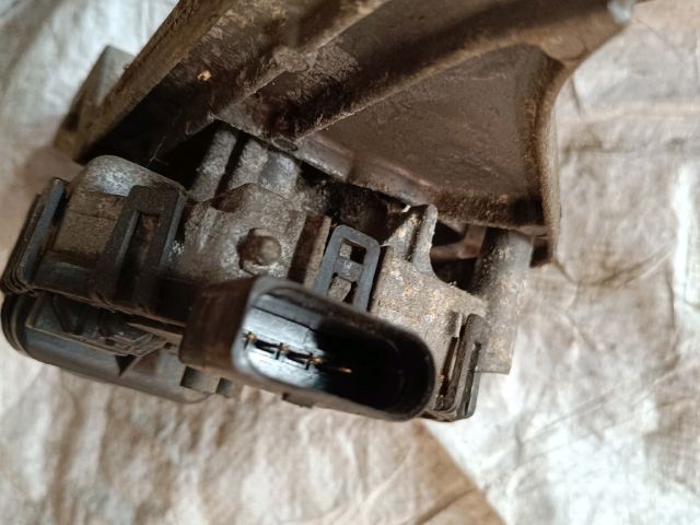 bontott FORD FOCUS II Első Ablaktörlő Szerkezet Motorral