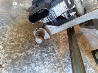 bontott FORD FOCUS II Első Ablaktörlő Szerkezet Motorral