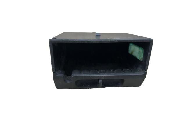 bontott FORD FOCUS II Első Hamutartó