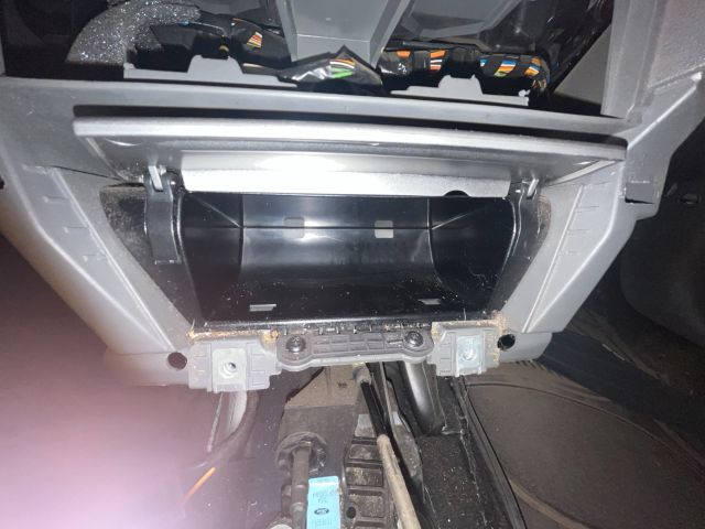 bontott FORD FOCUS II Első Hamutartó