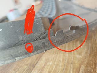 bontott FORD FOCUS II Első Lökhárító Alsó Középső Díszrács