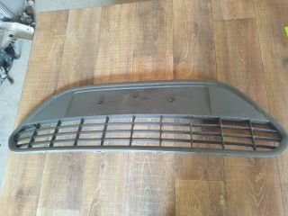 bontott FORD FOCUS II Első Lökhárító Alsó Középső Díszrács