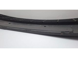 bontott FORD FOCUS II Első Lökhárító Alsó Középső Díszrács