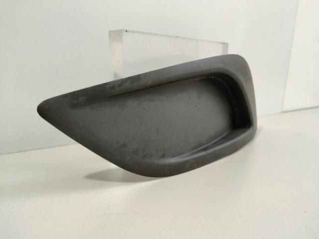 bontott FORD FOCUS II Első Lökhárító Alsó Középső Díszrács