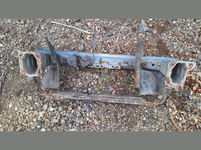 bontott FORD FOCUS II Első Lökhárító Merevítő (Fém)