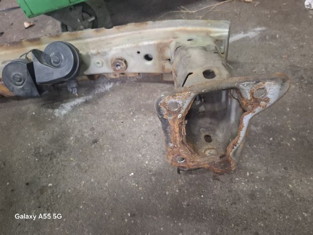 bontott FORD FOCUS II Első Lökhárító Merevítő (Fém)