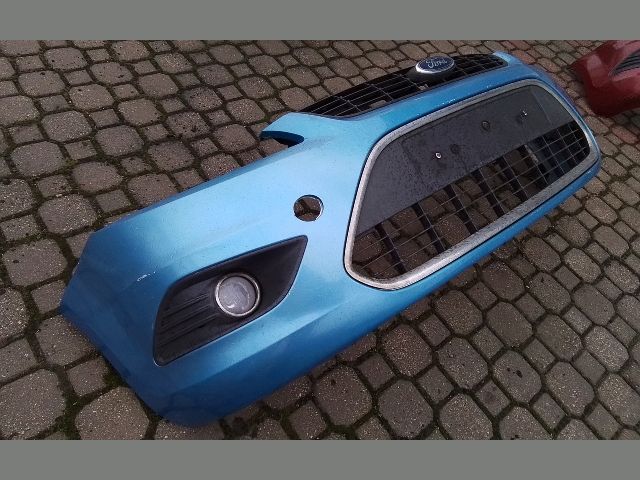 bontott FORD FOCUS II Első Lökhárító (Részeivel)