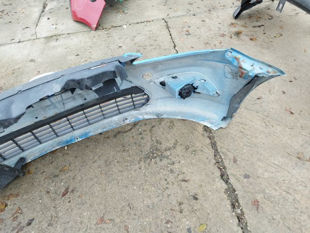 bontott FORD FOCUS II Első Lökhárító (Részeivel)