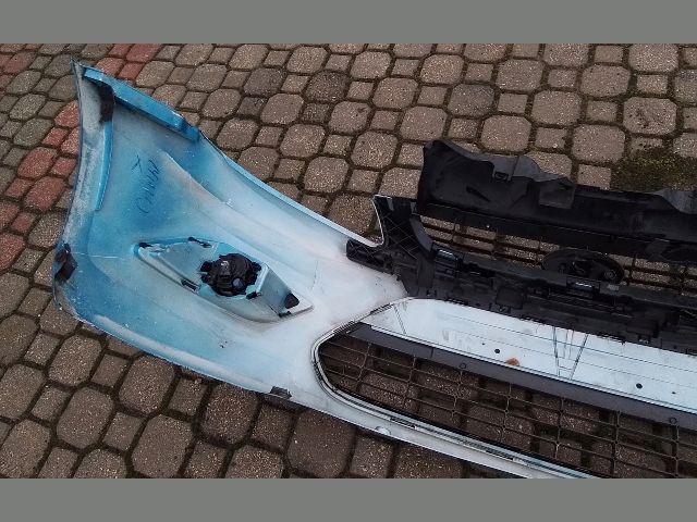 bontott FORD FOCUS II Első Lökhárító (Részeivel)